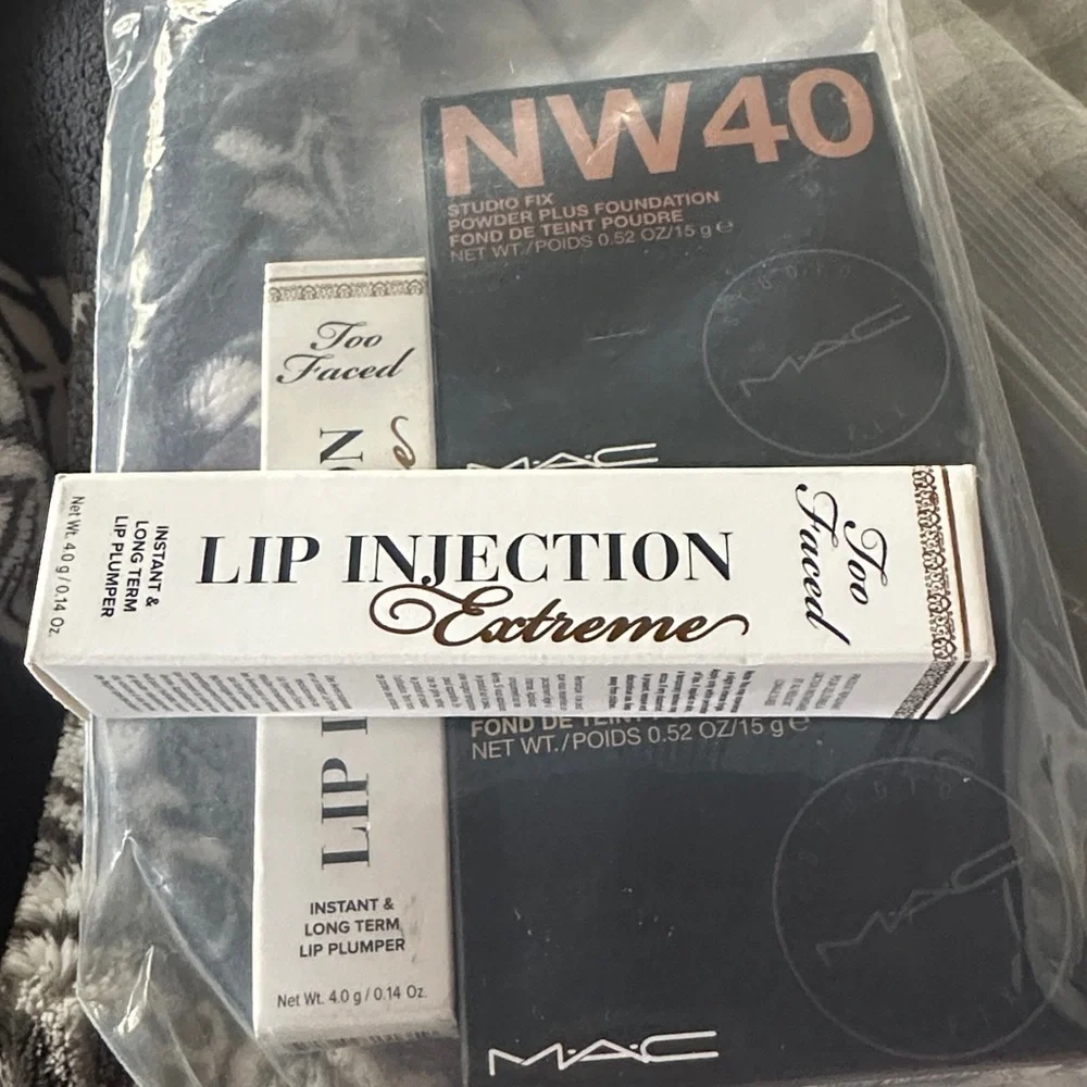 🆕 TOO FACED Lip Injection Extreme Hydrating Lip Plumper Gloss 0.14 oz NIB